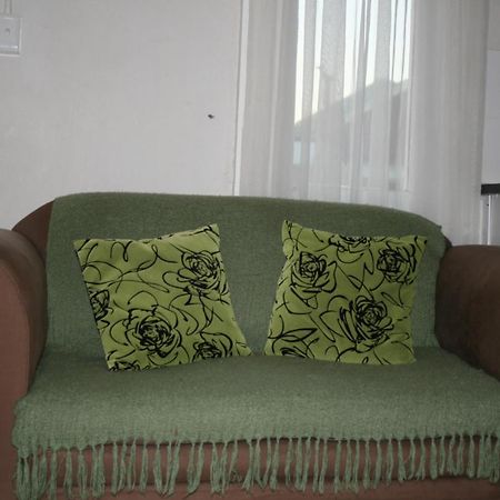 Glen Lilly Self Catering Apartment Parow Exterior photo